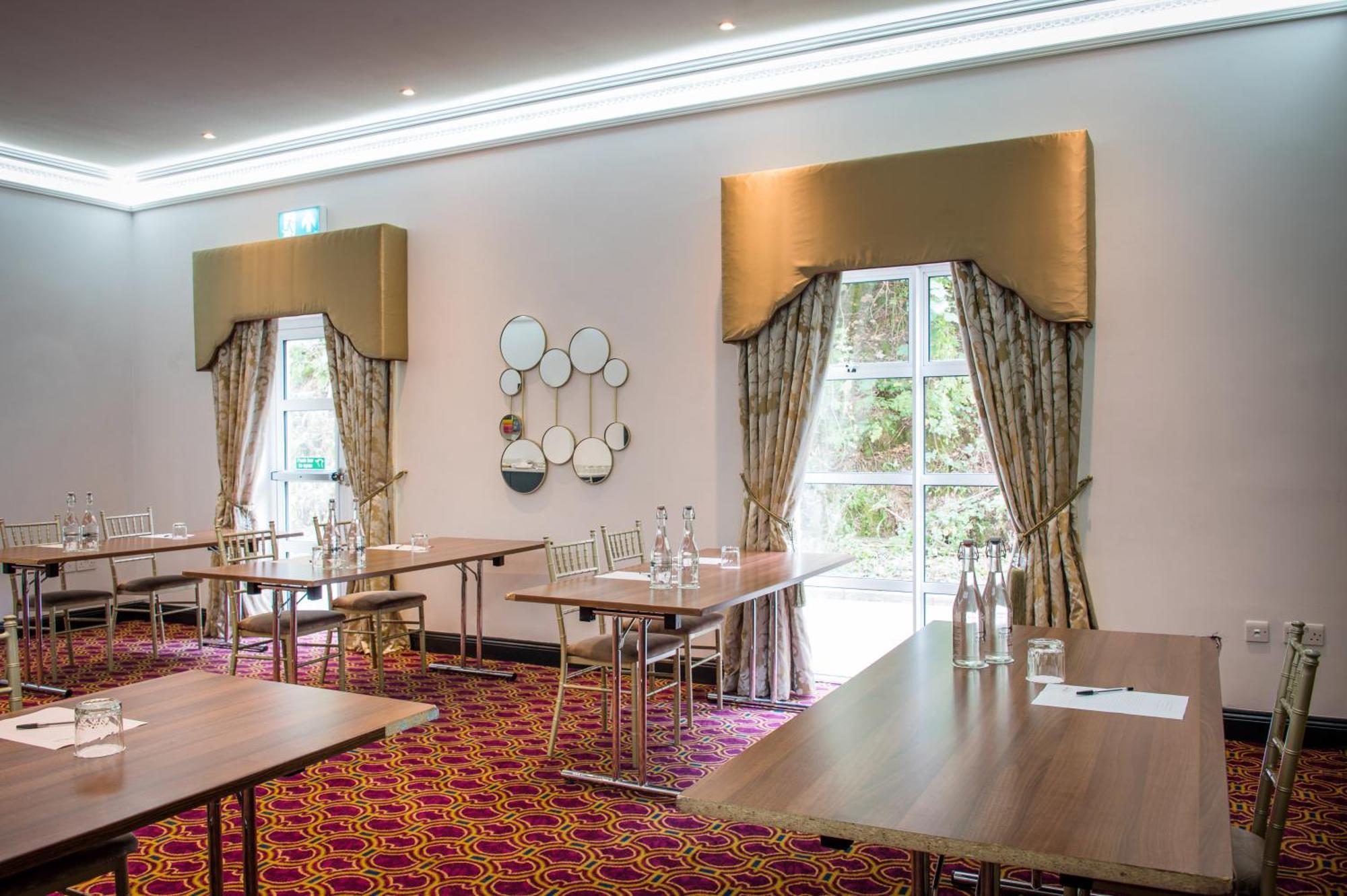 Cork'S Vienna Woods Hotel & Villas ภายนอก รูปภาพ