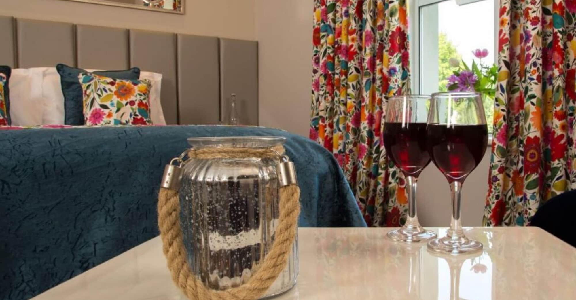 Cork'S Vienna Woods Hotel & Villas ภายนอก รูปภาพ