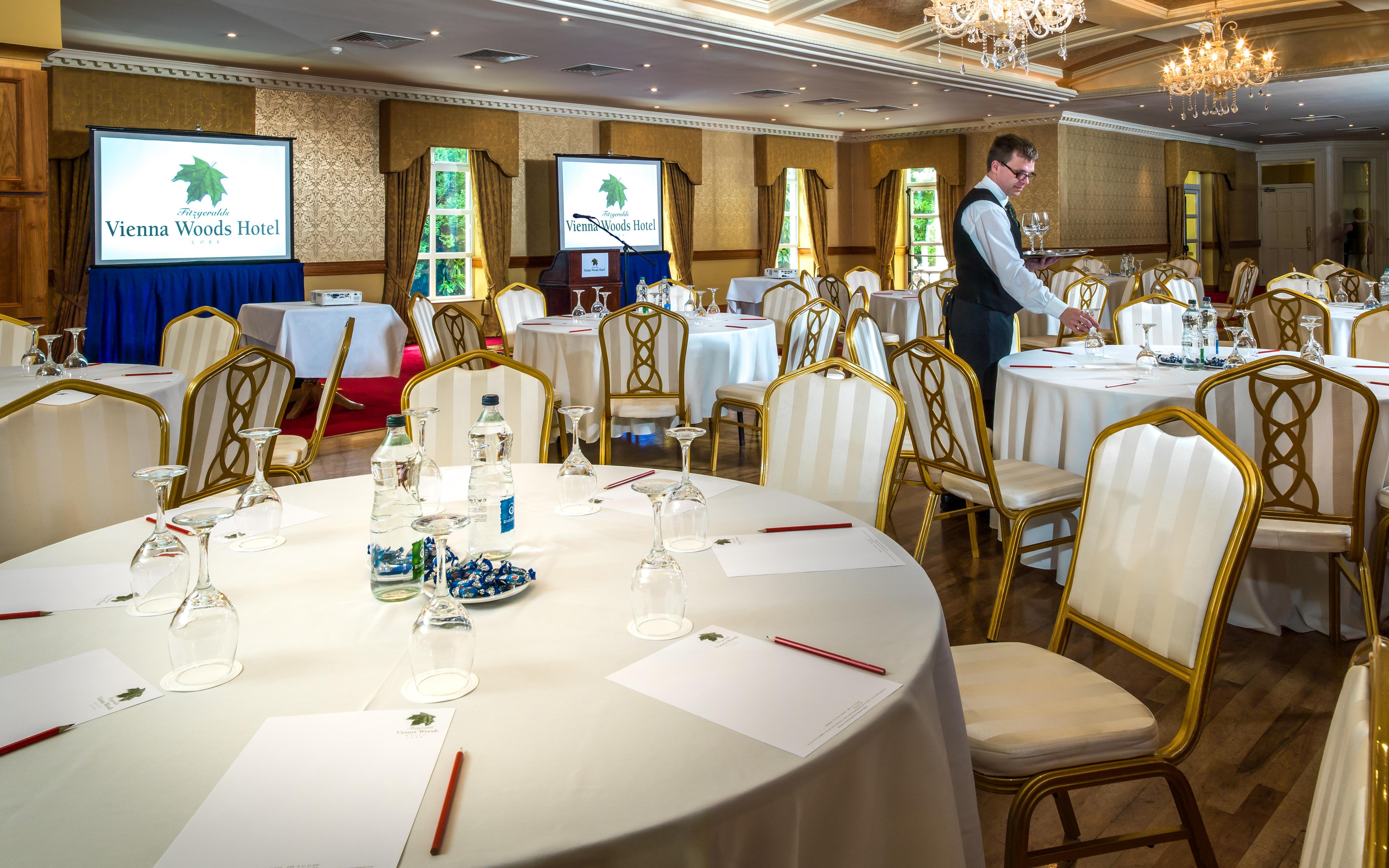 Cork'S Vienna Woods Hotel & Villas ภายนอก รูปภาพ